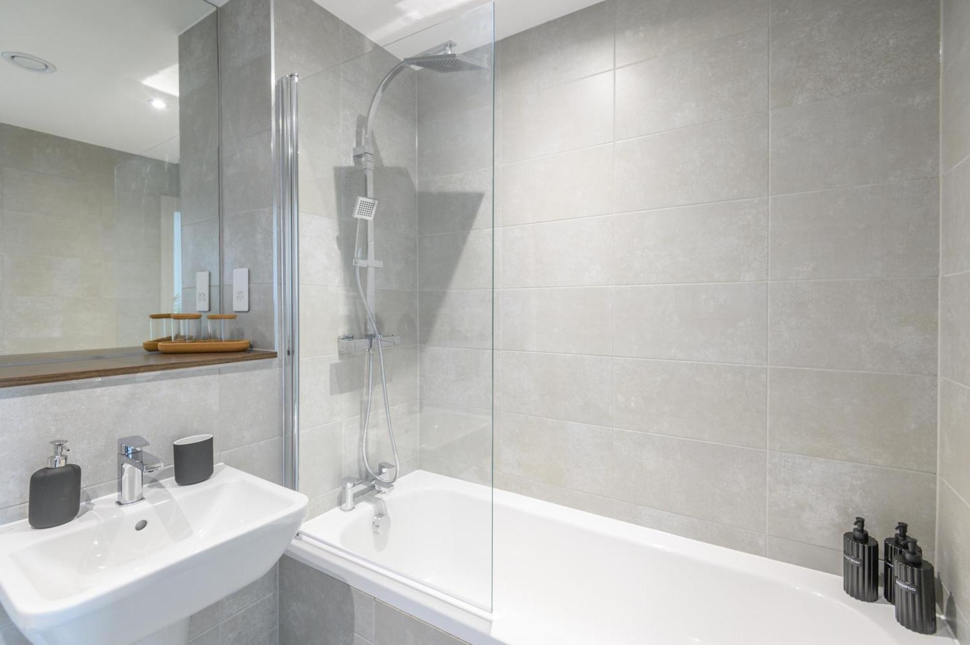 Superior 1 Bed Apartment By Leeds Train Staiton Kültér fotó
